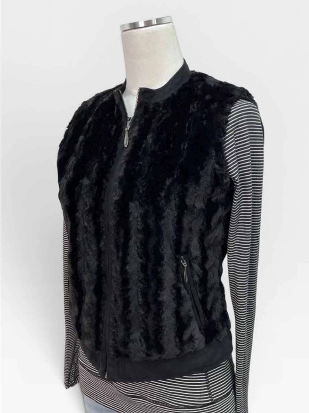 Doncaster Black Faux Fur Zip Vest, Size 10 - Picture 9 of 10